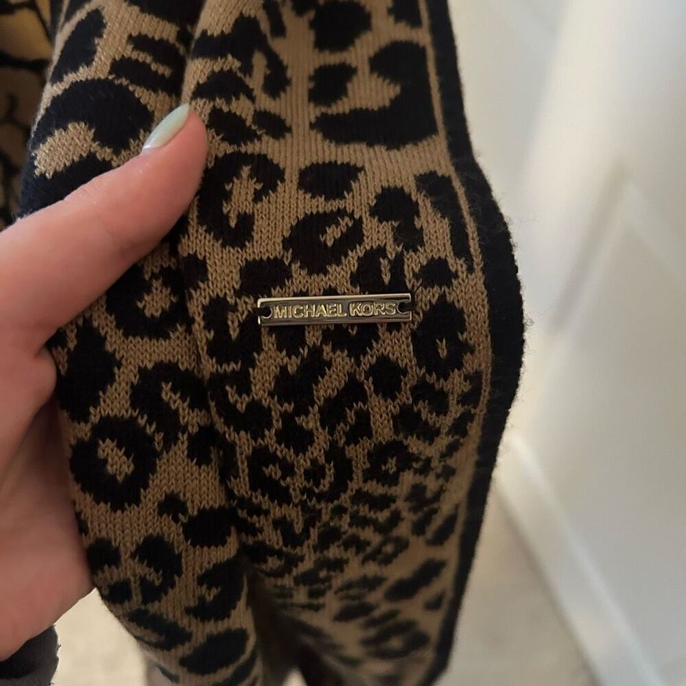 Michael Kors Cheetah Print Scarf - Picture 5 of 5